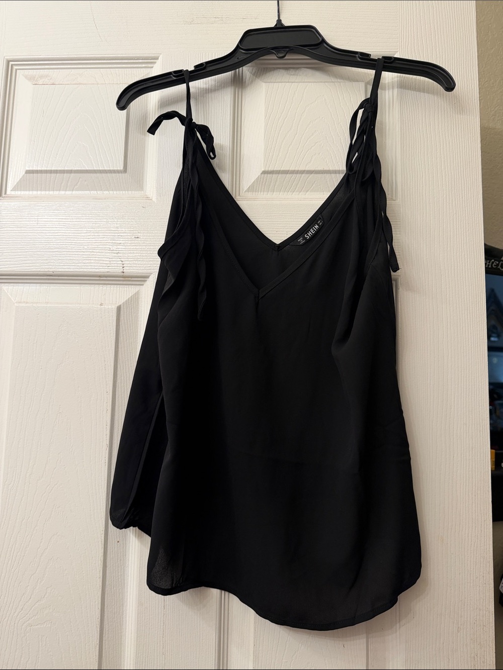 SHEIN Black V-Neck Tie-Shoulder Cami